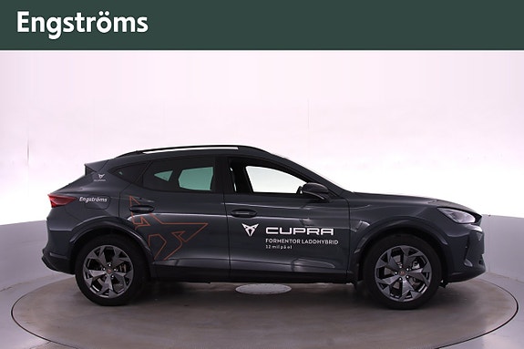 Cupra Formentor e-HYBRID 2 of 5
