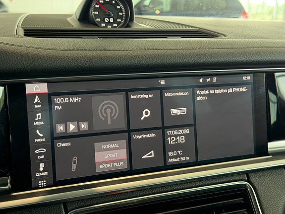 Porsche Panamera 4S 17 of 23
