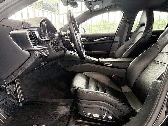 Porsche Panamera 4S 8 of 23