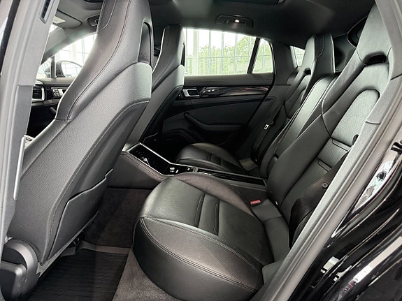 Porsche Panamera 4S 11 of 23