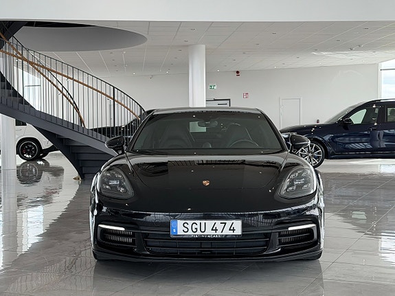 Porsche Panamera 4S 3 of 5