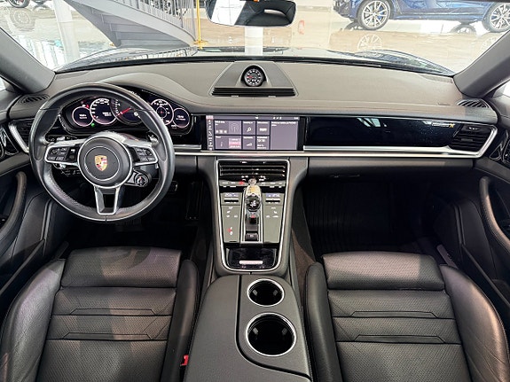 Porsche Panamera 4S 13 of 23