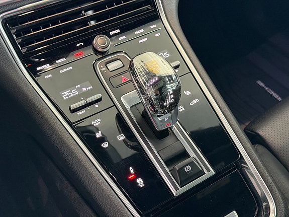 Porsche Panamera 4S 16 of 23
