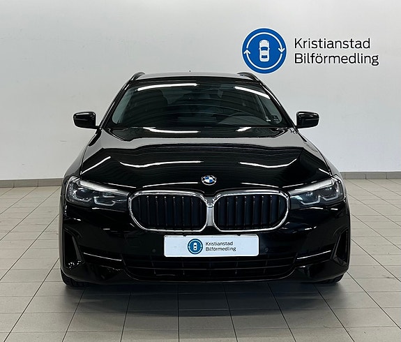 BMW 520d 4 of 5
