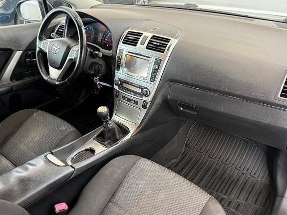 Toyota Avensis 10 of 19