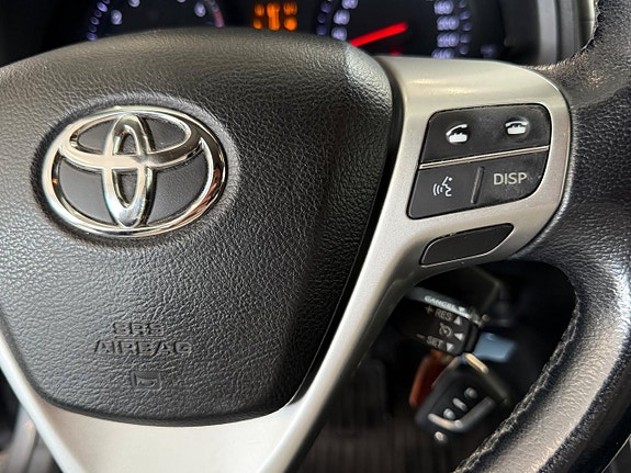Toyota Avensis 12 of 19