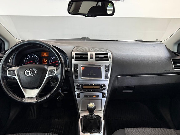 Toyota Avensis 8 of 19