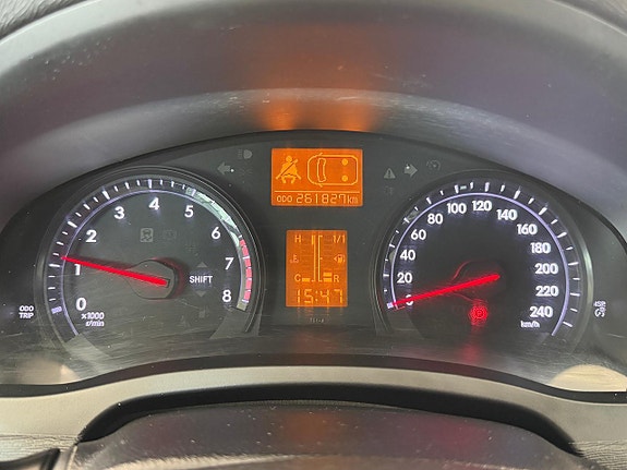 Toyota Avensis 17 of 19