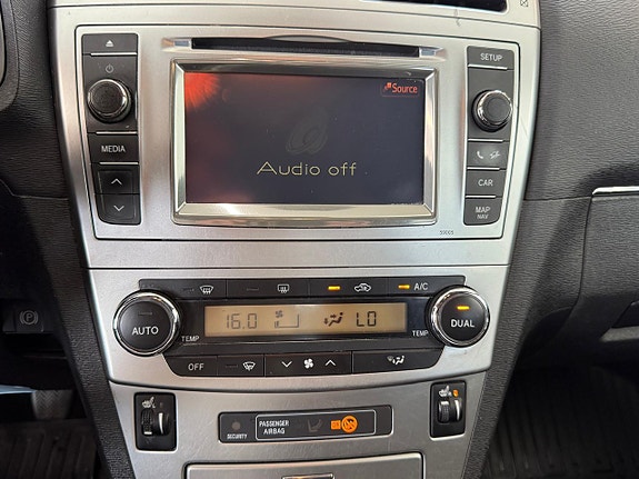 Toyota Avensis 13 of 19