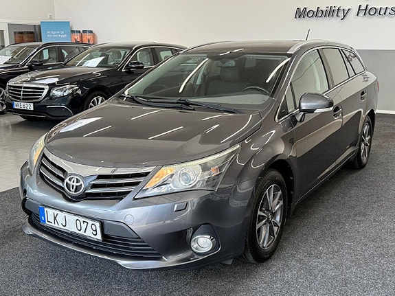 Toyota Avensis 4 of 5