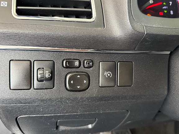 Toyota Avensis 16 of 19