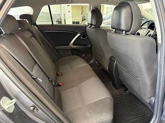 Toyota Avensis 18 of 19