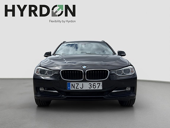 BMW 318d 2 of 5