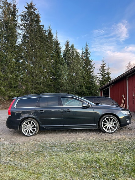 Volvo V70 4 of 5