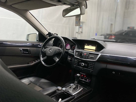 Mercedes-Benz E, 2010 Elektrisk taklucka 7 of 9