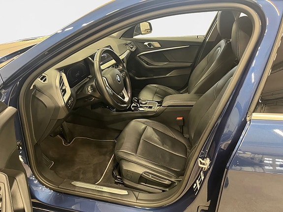 BMW 118i 9 of 15