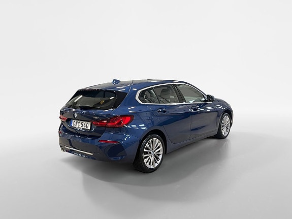 BMW 118i 3 of 15
