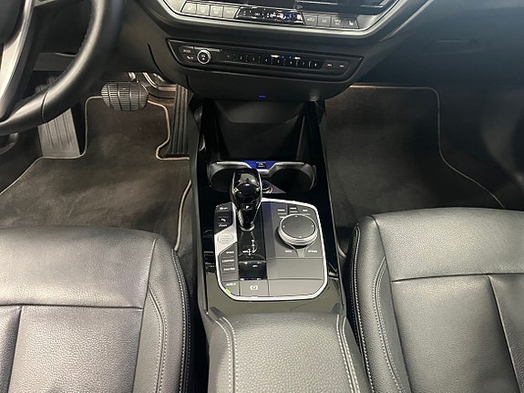 BMW 118i 11 of 15
