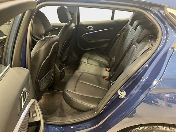 BMW 118i 13 of 15