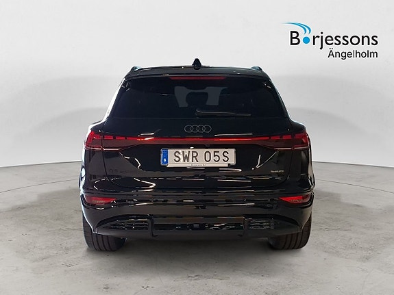 Audi Q6 e-tron 4 of 5