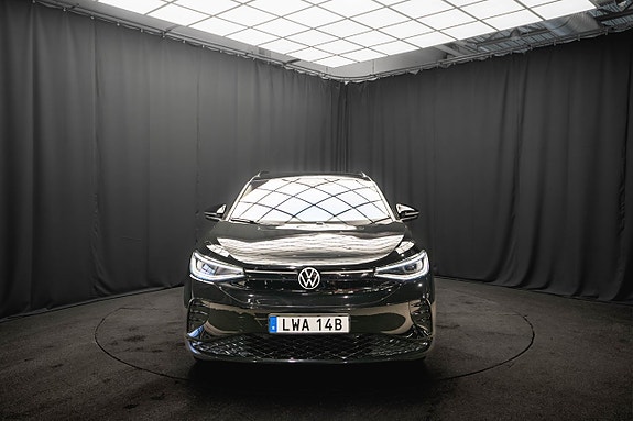 Volkswagen ID.4 GTX 4 of 5