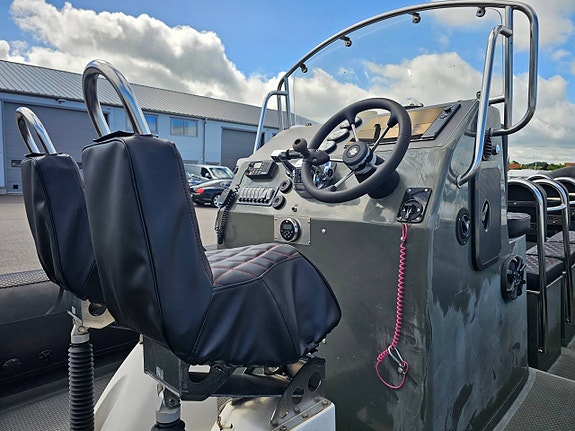 XS Ribs 990 / 2x Mercury Racing 350hk / 10 m ribb 5 of 5