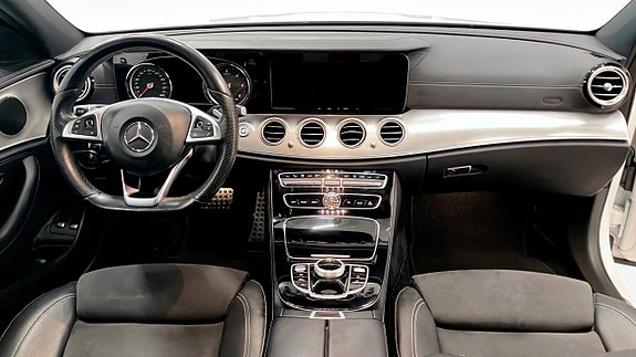 Mercedes-Benz E220 4 of 5