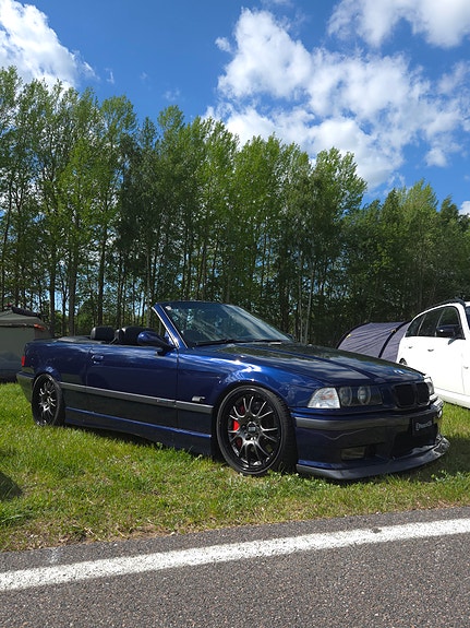 BMW 325i 5 of 5