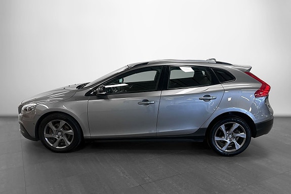 Volvo V40 Cross Country 3 of 5