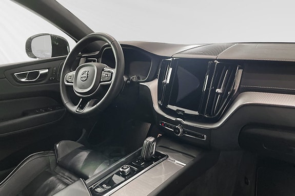 Volvo XC60 9 of 23