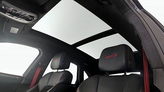 Porsche Macan GTS 12 of 24