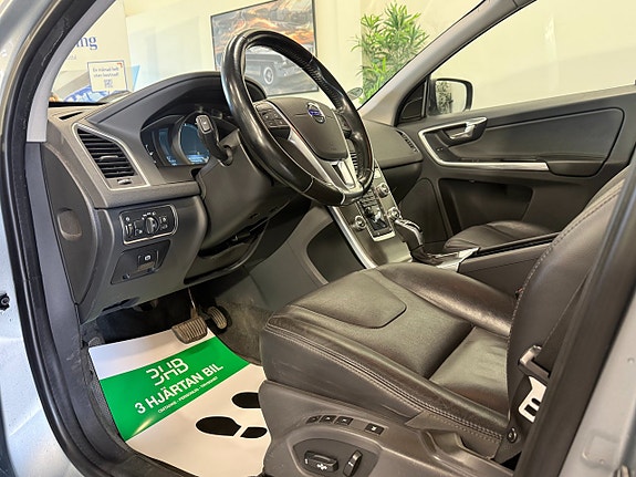 Volvo XC60 9 of 20