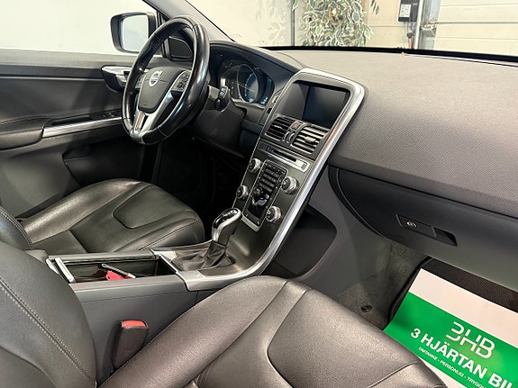 Volvo XC60 16 of 20
