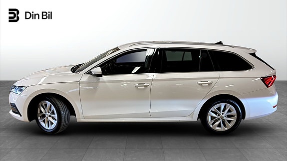 Skoda Octavia 2 of 5