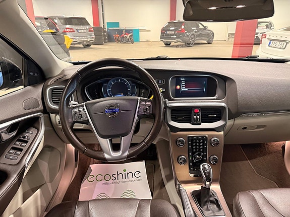Volvo V40 Cross Country 10 of 13