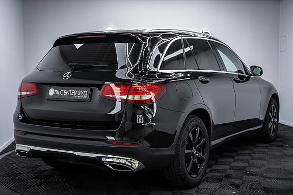 Mercedes-Benz GLC300 de 8 of 27