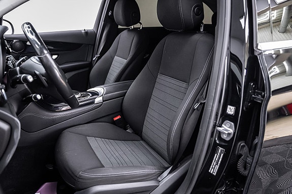 Mercedes-Benz GLC300 de 22 of 27