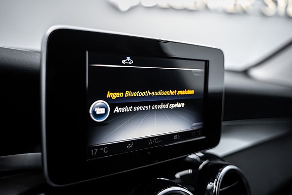 Mercedes-Benz GLC300 de 18 of 27