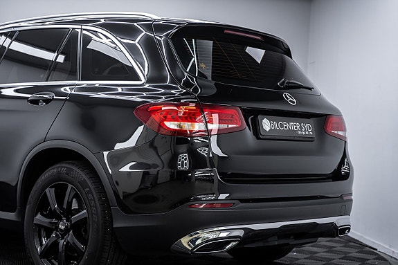 Mercedes-Benz GLC300 de 12 of 27