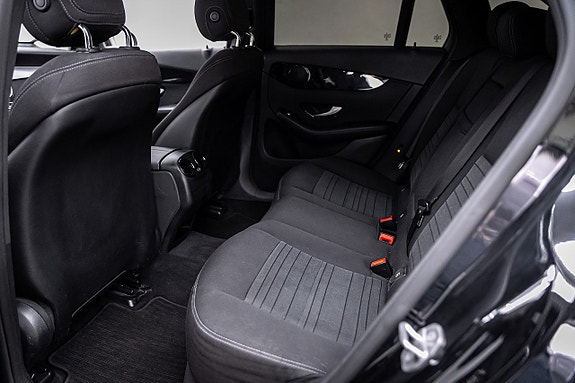 Mercedes-Benz GLC300 de 24 of 27