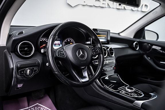 Mercedes-Benz GLC300 de 15 of 27