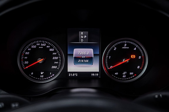 Mercedes-Benz GLC300 de 17 of 27