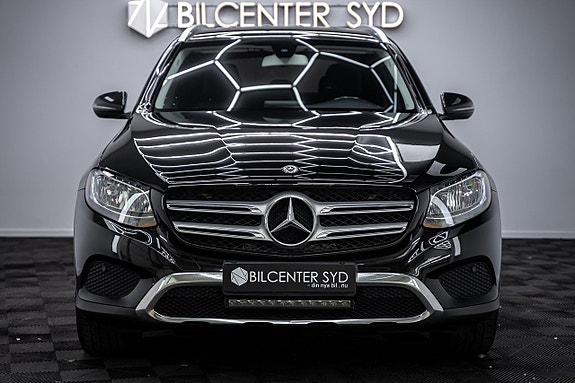 Mercedes-Benz GLC300 de 3 of 5