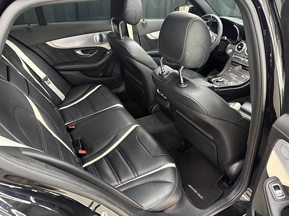 Mercedes-Benz C63 8 of 14