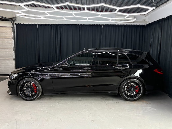 Mercedes-Benz C63 12 of 14