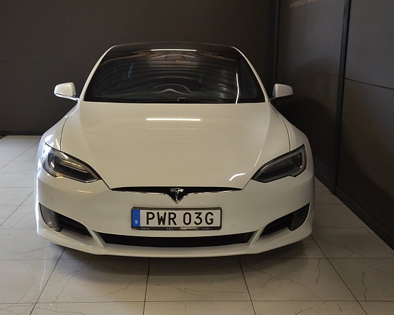 Tesla Model S 8 of 21