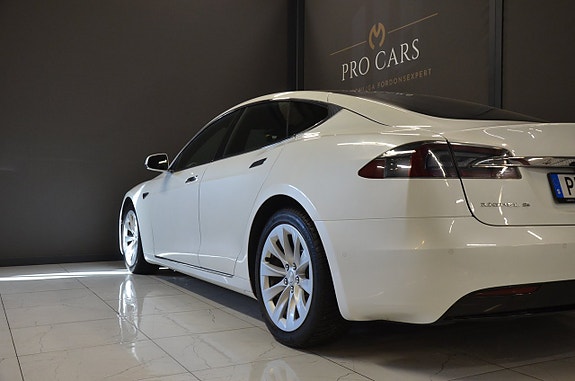 Tesla Model S 6 of 21