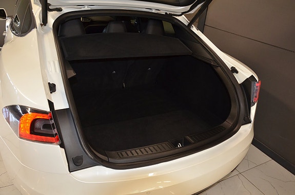 Tesla Model S 9 of 21