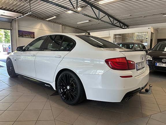 BMW 520d 4 of 5