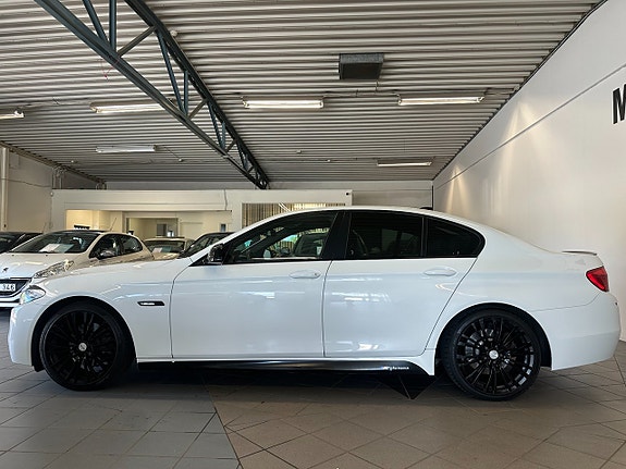 BMW 520d 3 of 5